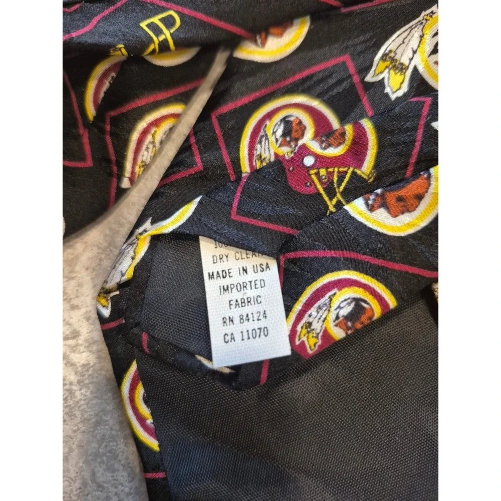 Vintage Washington Redskins Tie RM Sport NFL Football Burgundy Gold Black‎